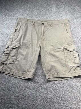 Men’s BKE Athletic Fit Max Pelican Beige Cargo Shorts Size 42x12 (42W/24L) B6770